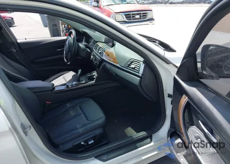 2017 BMW 320I z USA, uszkodzony, nr VIN WBA8E1G51HNU15271